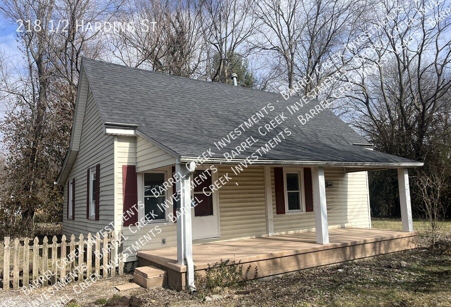 Foto principal - 218 1/2 Harding St