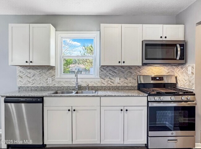 Foto del edificio - 1602 Forbes Ct