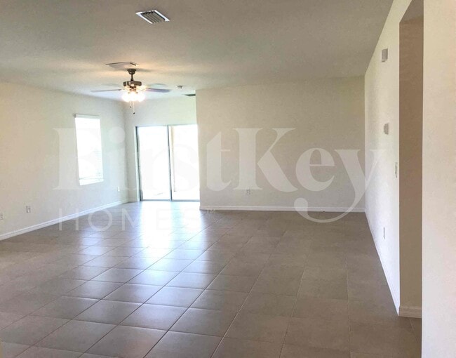 Foto del edificio - 625 SW 25th Terrace