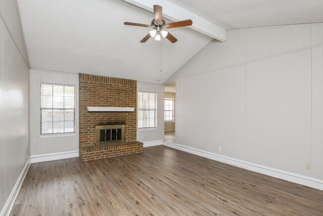 Foto del edificio - 7528 Beckwood Dr
