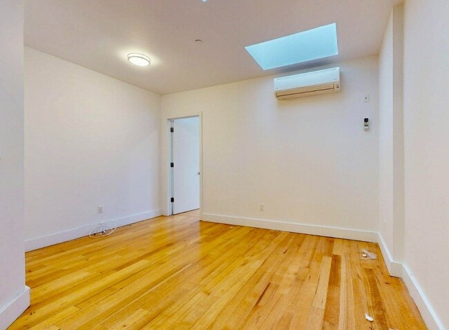 Building Photo - West 134th Street