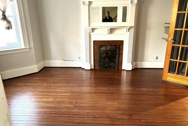 Foto del edificio - 136 McClean Ave