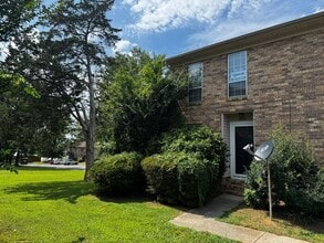 Building Photo - 2119 Marinawoods Dr SE