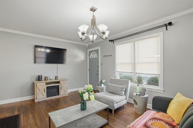 Foto del edificio - 5305 Harmon Ave