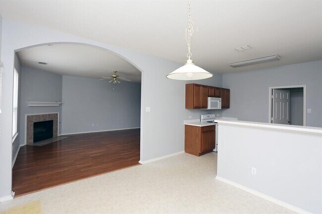 Building Photo - 11509 Petunia Dr