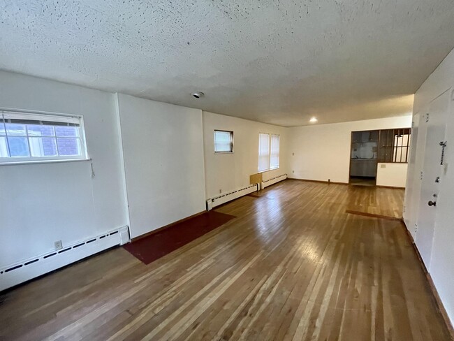 Building Photo - 96 N Portage Path