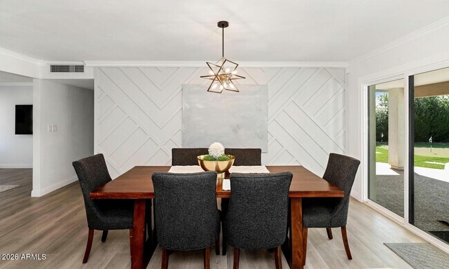 Foto del edificio - 8225 E Jackrabbit Rd