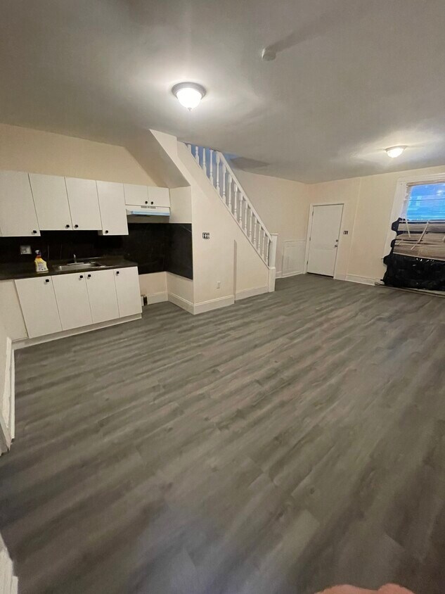 Primary Photo - 5021 Aspen St