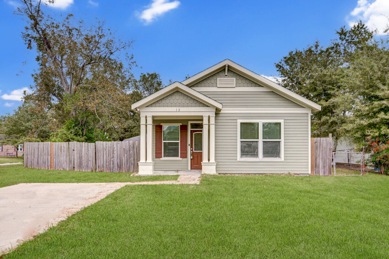 12 Colburn Ave, Orange, TX 77630 House Rental in Orange, TX