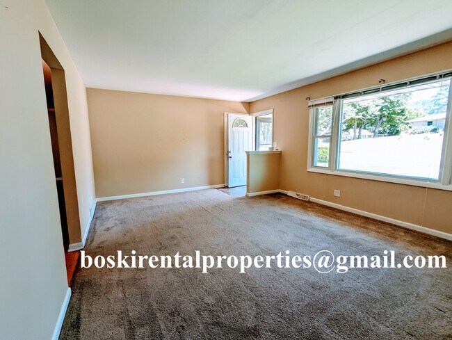 living room - 248 Flintridge Dr