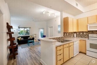 Building Photo - 6001 SW 70th St