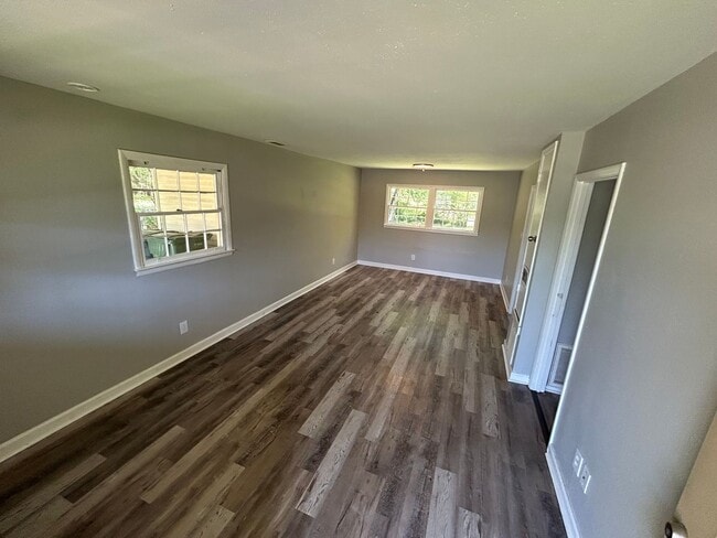 Building Photo - 3bedroom 1BA brick home with carport