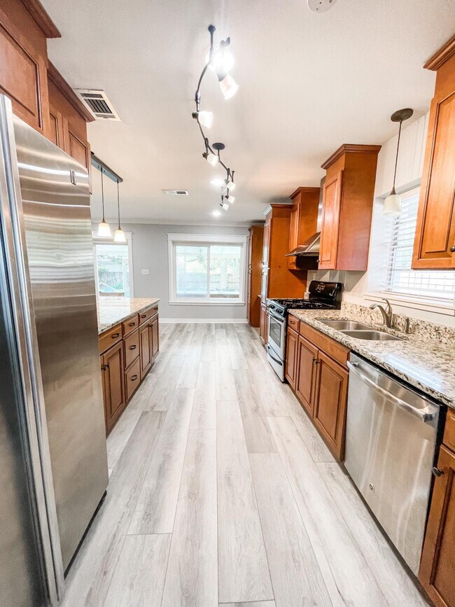 203 Country Club Rd, Shalimar, FL 32579 House Rental in Shalimar, FL