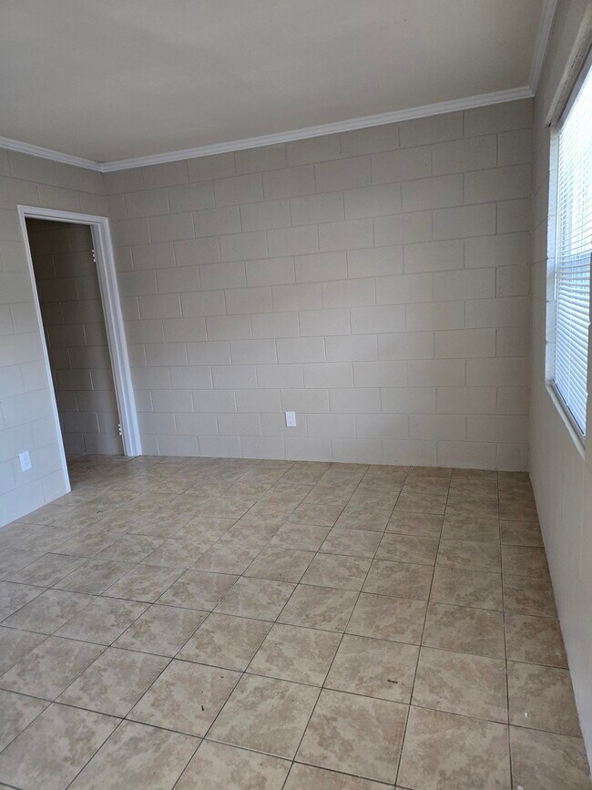 Foto del edificio - 830 E Lenoir St