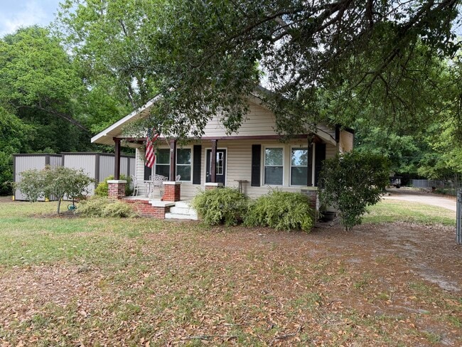 Building Photo - 532 Middleton Dr
