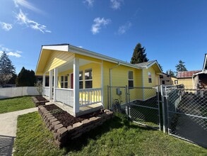 Building Photo - 119 N 29th Pl