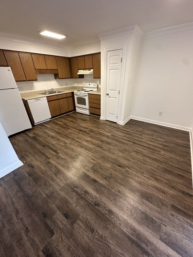 Building Photo - 2 Bedroom 2 Bathroom Condo!