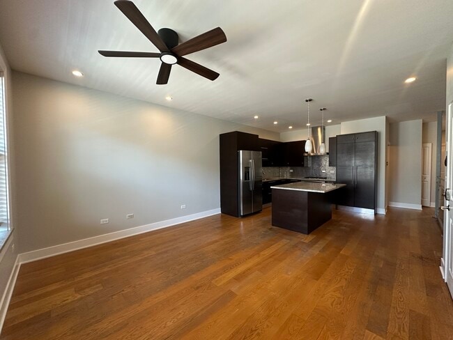 Building Photo - 1263 N Honore St