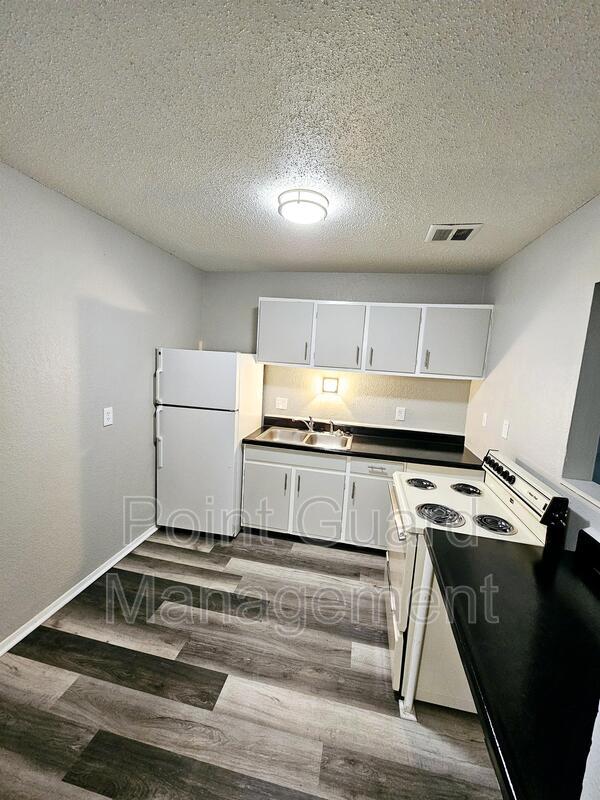 Primary Photo - 1430 Cambridge Pl