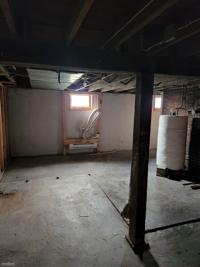 Foto del edificio - 3 br, 1 bath House - 453 Schaum Avenue