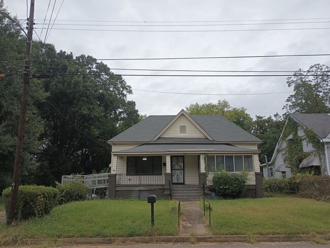 Building Photo - 2213 E 3rd St