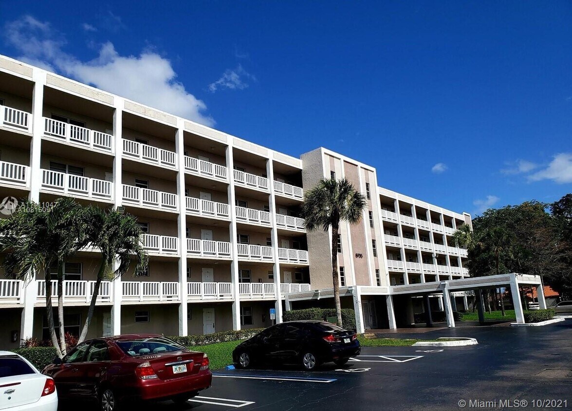8735 Ramblewood Dr Unit 211, Coral Springs, FL 33071 Condo for Rent