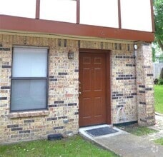 Building Photo - 3063 Olympia Dr