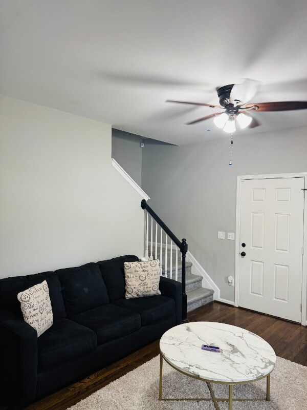 Primary Photo - 2162 Larchwood Rd SW