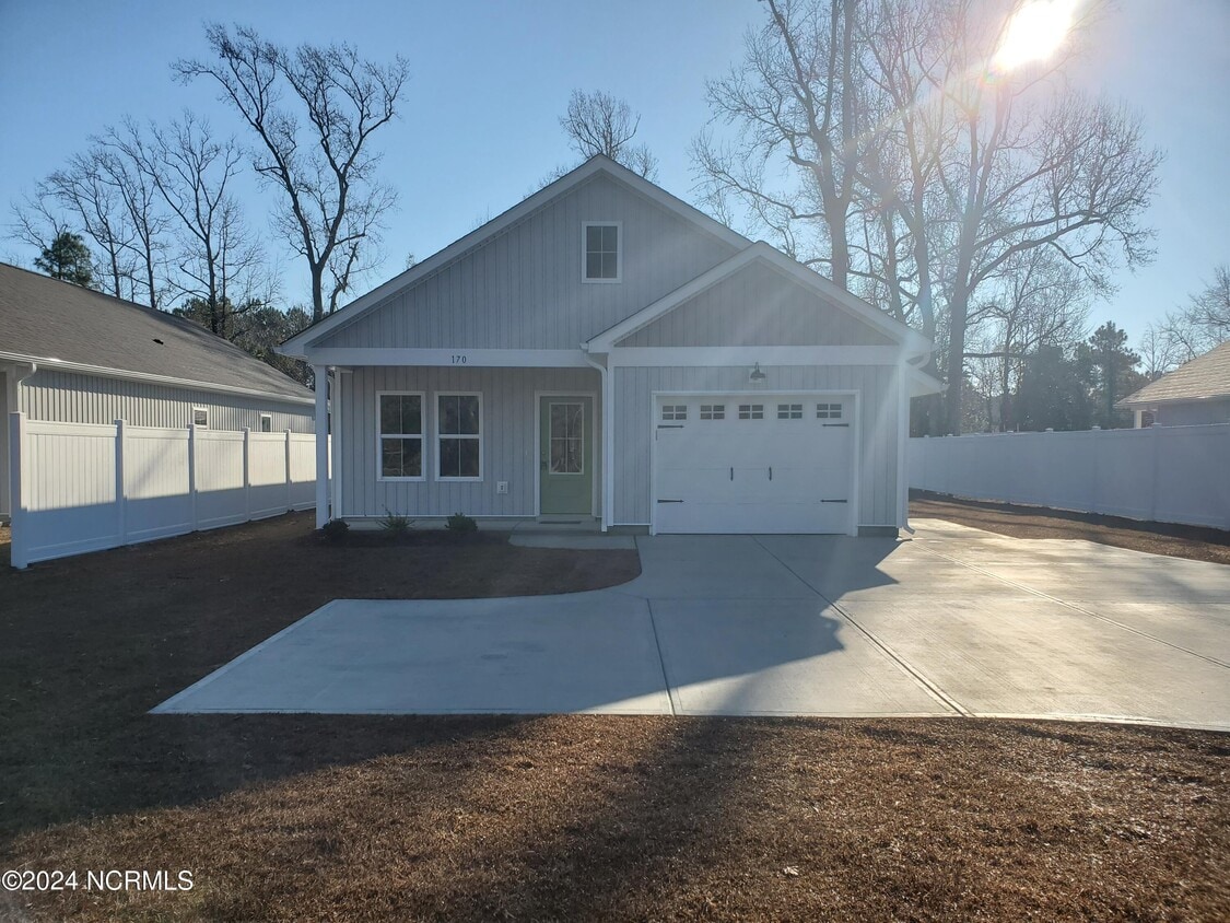 170 Norris Rd, Swansboro, NC 28584 House Rental in Swansboro, NC