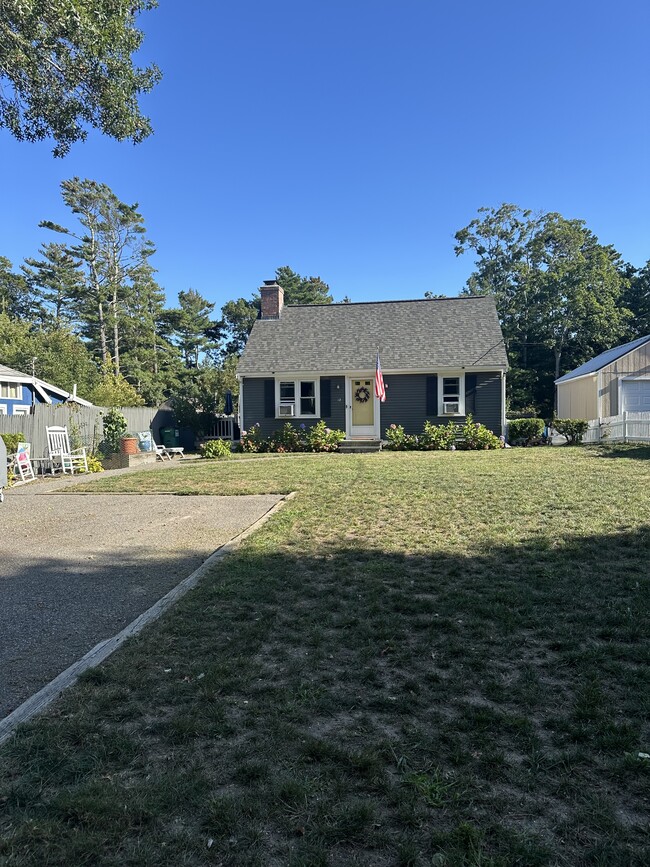 Building Photo - 12 Briggs Ave