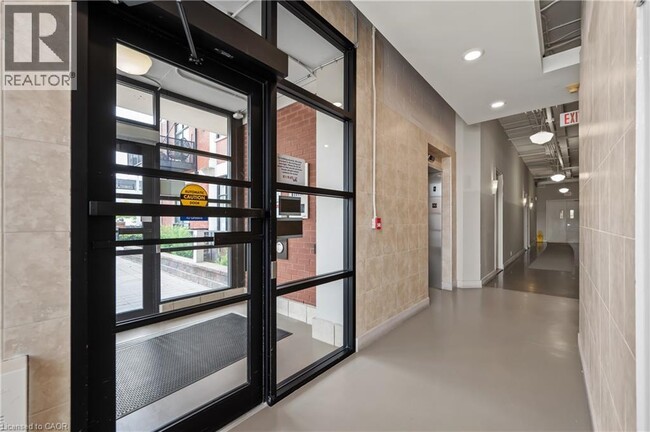 Building Photo - 308 King St W