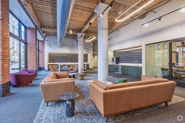 Lobby - Bogen | Urban Chic Lofts