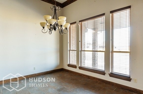 Foto del edificio - NOW AVAILABLE! - 14817 Rochefort Lane, Yuk...