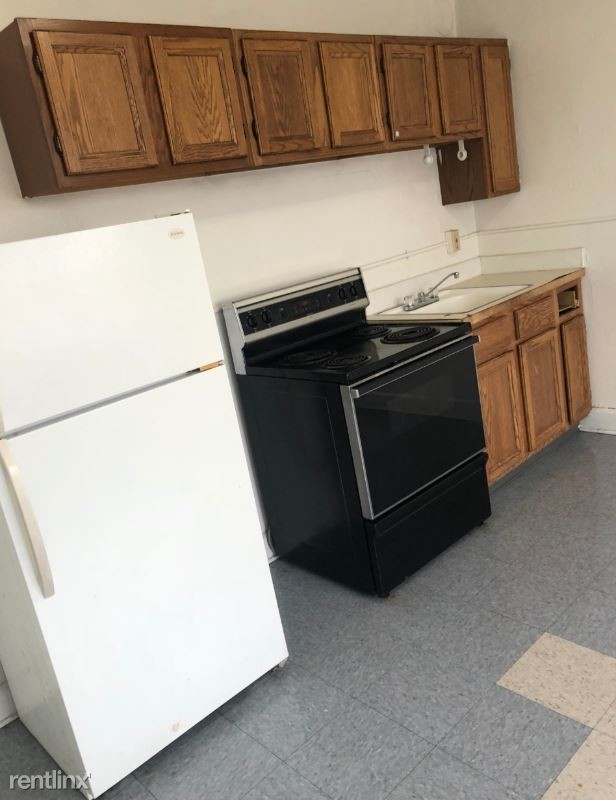 9915 Lorain Ave, Cleveland, OH 44102 Room for Rent in Cleveland, OH