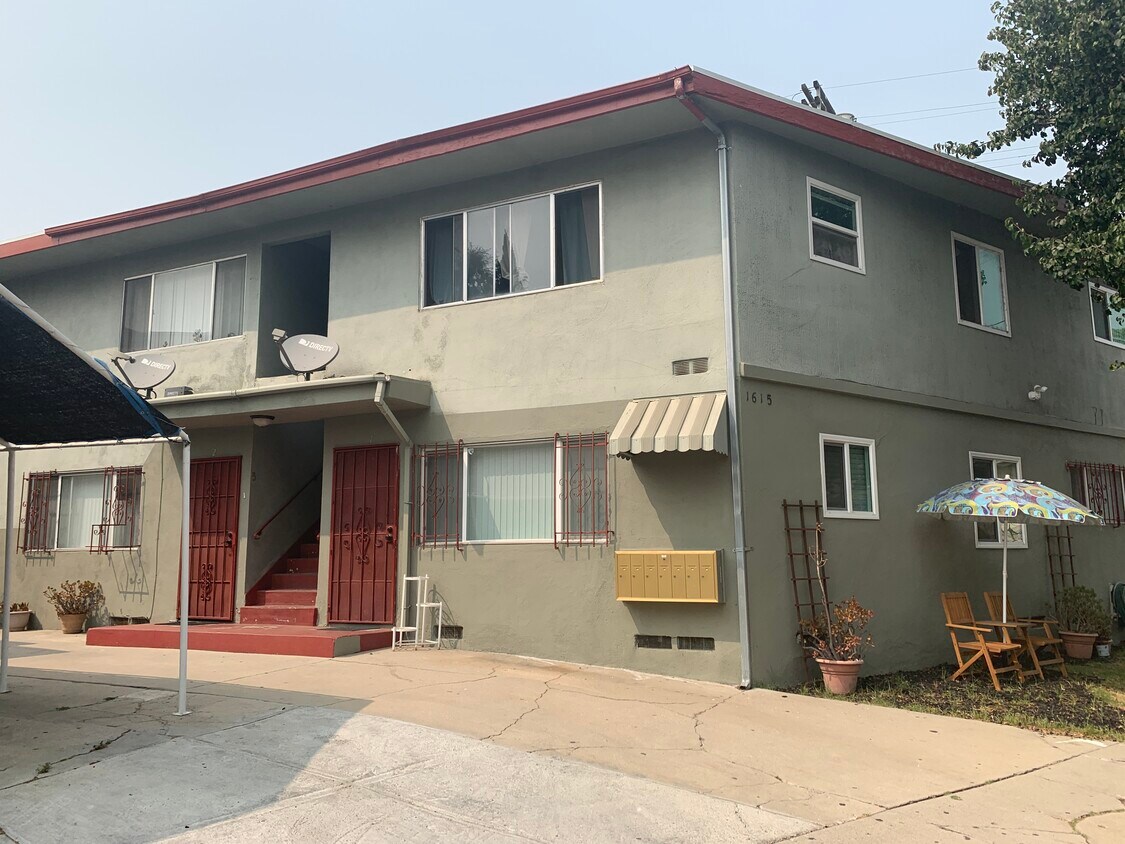 1615 S Dunsmuir Ave Unit 7, Los Angeles, CA 90019 Apartments in Los