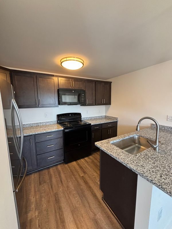 Building Photo - 1355 Millersport Hwy