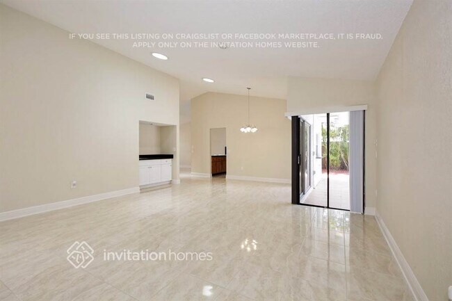 Foto del edificio - 581 SW 166th Terrace