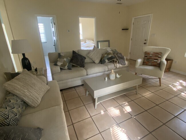 Sala de estar - 2506 Formosa Ave