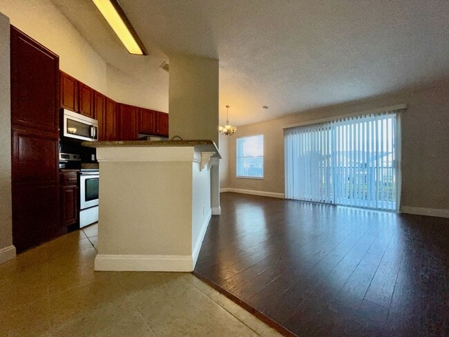 Building Photo - Dockside 2 bed/ 2 bath with Scenic Balcony