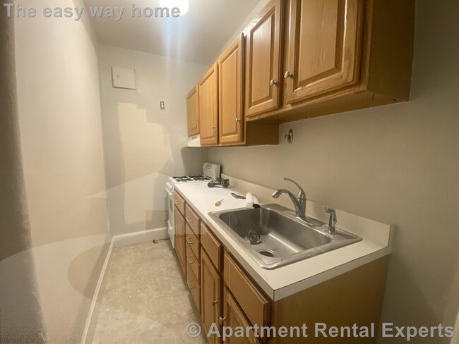 Building Photo - 156-158 Summer St Unit #108