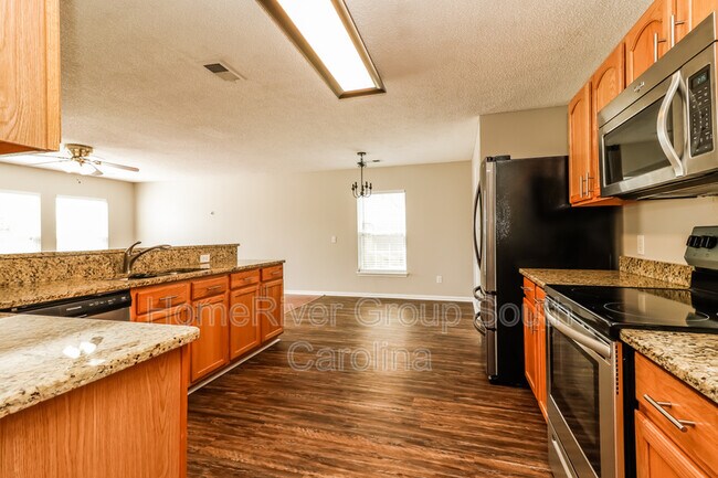 Building Photo - 102 Rundle Ln
