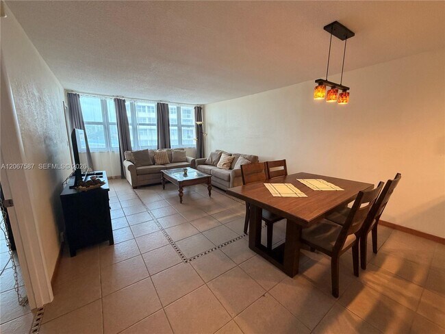 Foto del edificio - 1825 S Ocean Dr