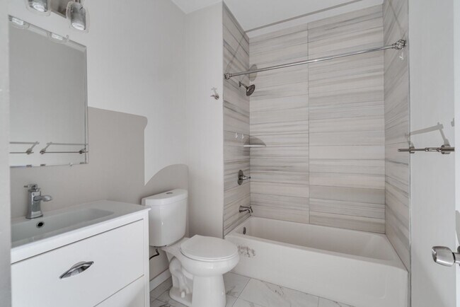Foto del edificio - Newly Renovated Temple Apartments