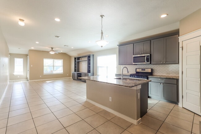 Building Photo - 10526 Rosalina Lp