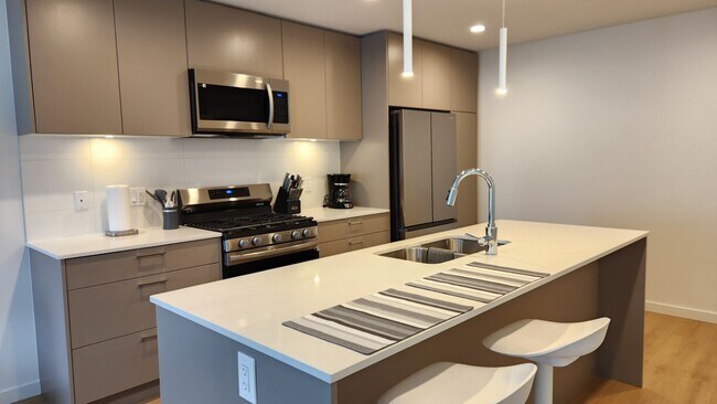 Kitchen - 20078 85 Av