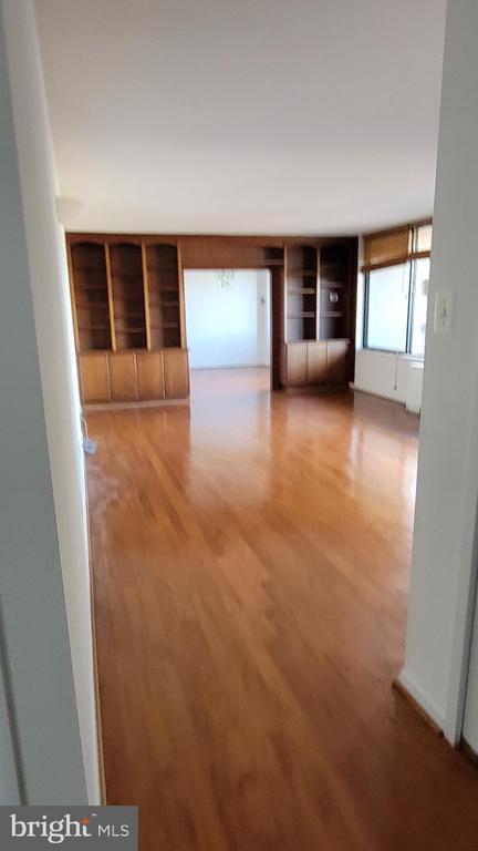 Building Photo - 3705 S George Mason Dr