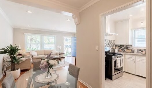 Interior Photo - 144-146 Avenue 64