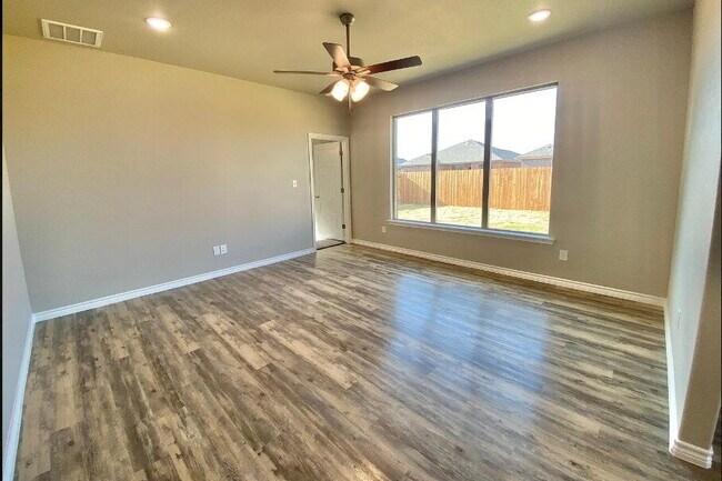 Foto del edificio - Upscale Flair Located in Burgamy Park!
