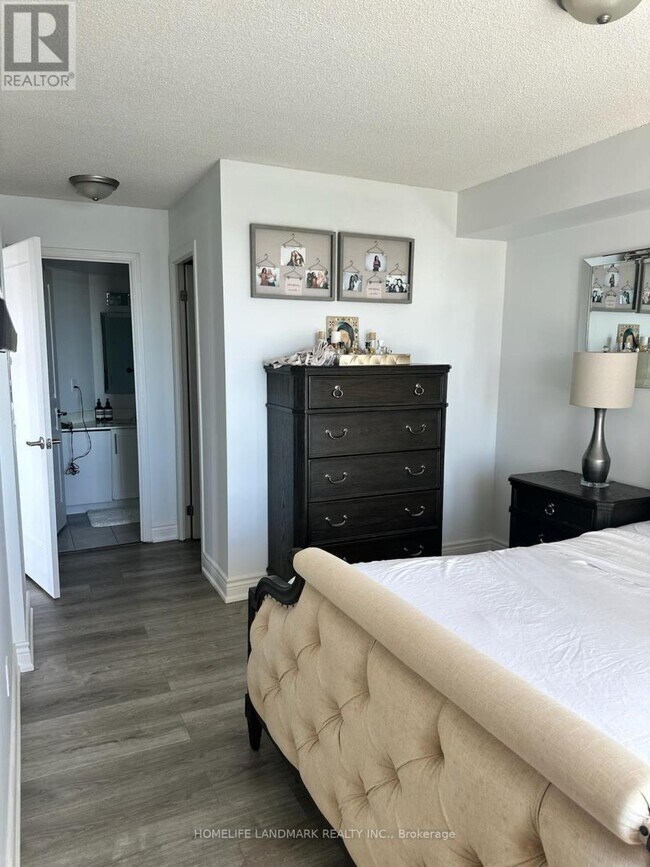 Photo du bâtiment - 310 Red Maple Rd