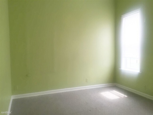 Building Photo - 3021 Voorhies Ave